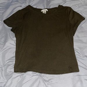size medium army green crop top.